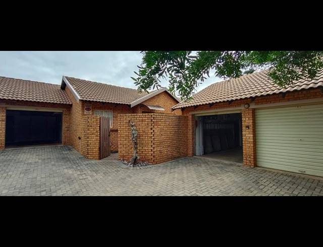 2 BEDROOM TOWNHOUSE FOR SALE IN MONTANA